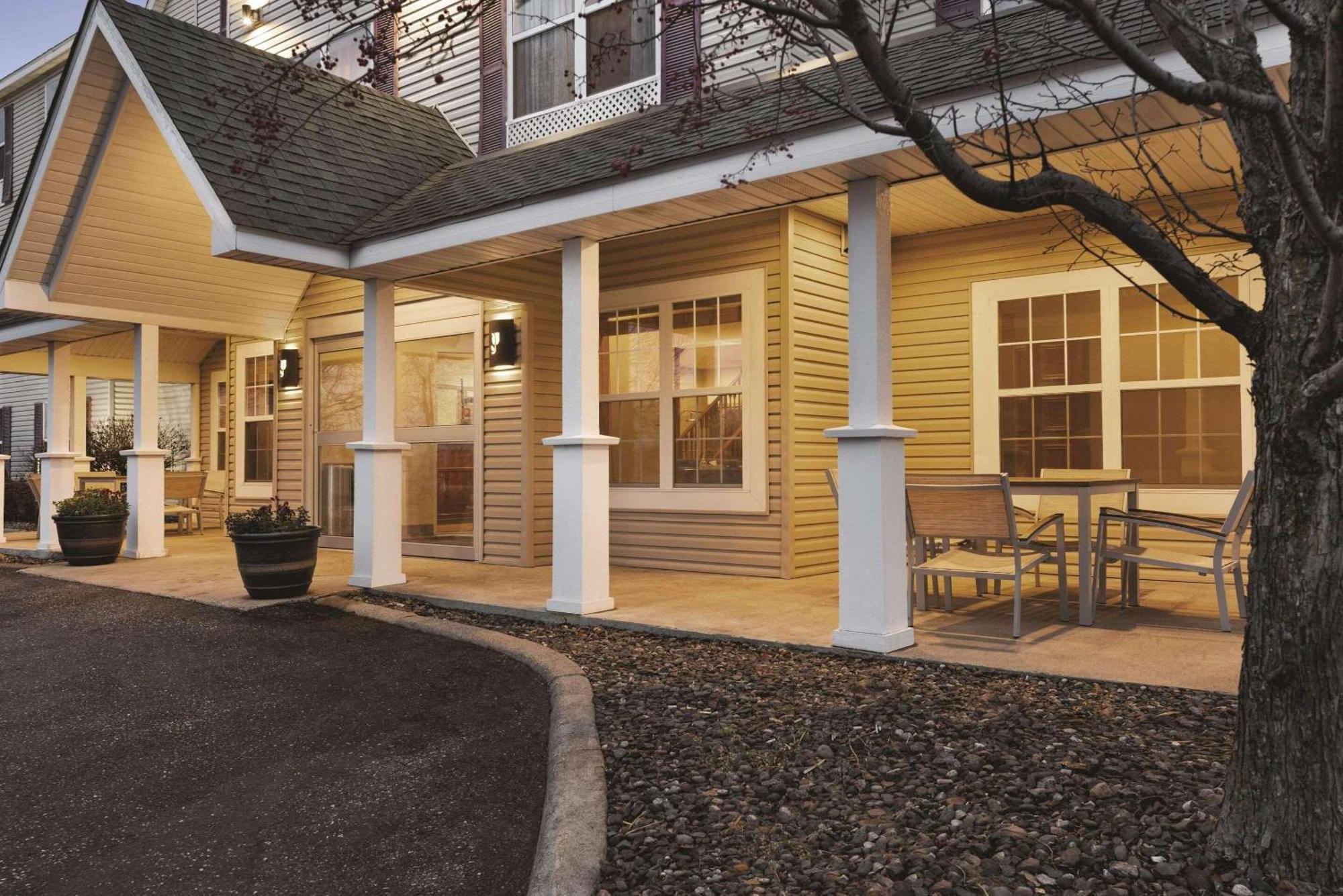 Country Inn & Suites By Radisson, Forest Lake, Mn Exterior foto